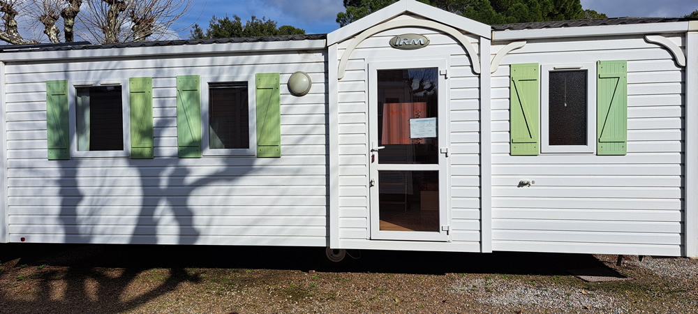 IRM SUPER TITANIA 3 chambres 2006Dimensions extérieures 7m86 x 3m78